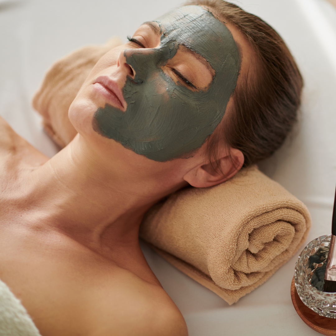 Our spa treatments are designed to detoxify and restore your skin’s natural glow. Some of our best offerings include: